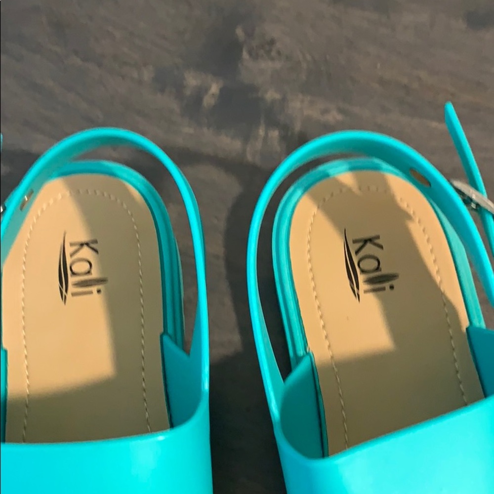 Kali Flip Flip Strappy Slingback Sandals / New - Picture 2 of 8